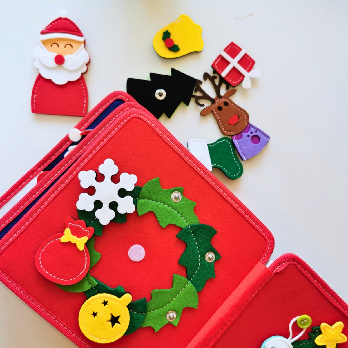 Joymaxx® Kerst Busy Board Book -Kerst Speelgoed - Educatief Spel voor Peuters - Montessori Activiteitenboek Kerstman - Motoriek Speelgoed 1,2,3,4 Jaar - Sensorische Speelgoed 18 maanden — afbeelding 4