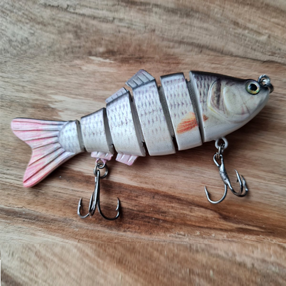 Zesdelig kunstaas, Meerdelig. 10 cm, 18 gram met 2 dreggen.