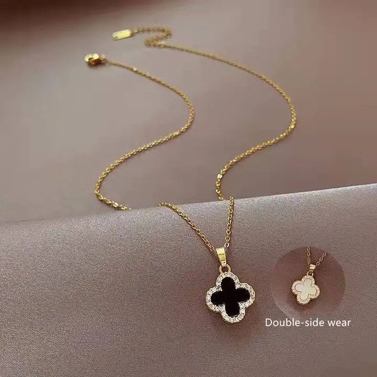 Elegante traditionele gouden ketting met ingewikkelde bloemenhanger, robijnaccenten en pareldruppels. Een tijdloos meesterwerk voor elke gelegenheid. - België
