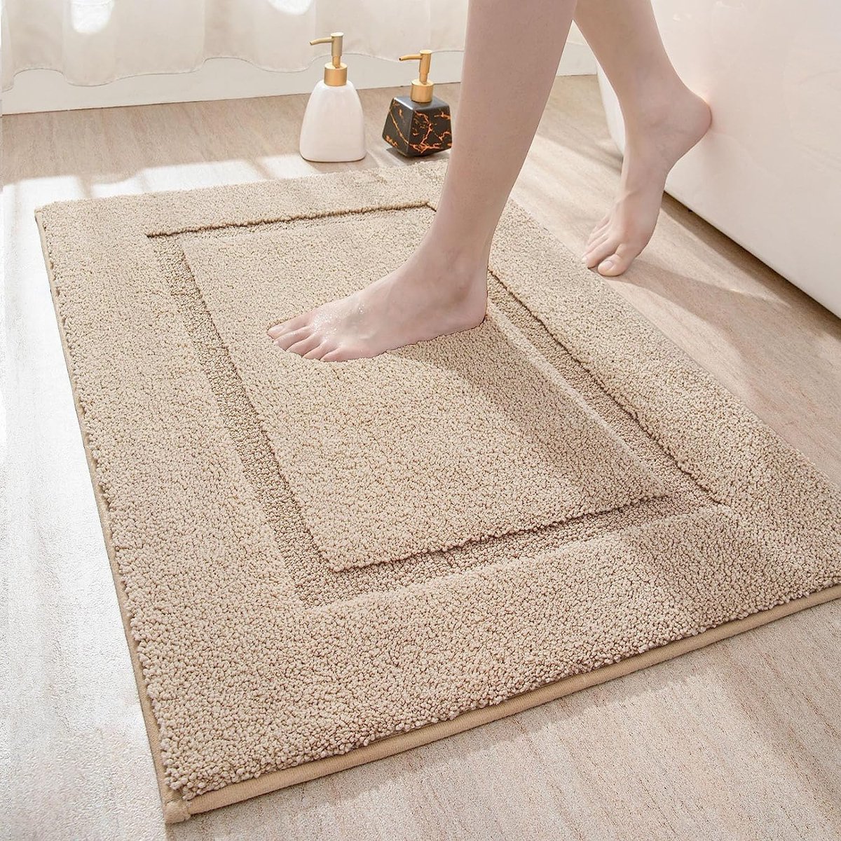 JGS ® Zachte Antislip Badkamermat van Microvezel in Beige, 50 x 80 cm, Wasbaar en Absorberend
