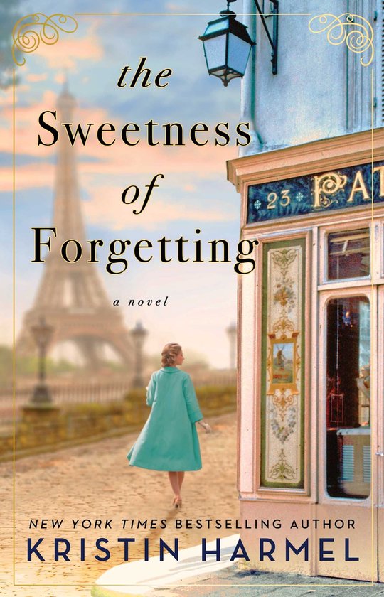 Couverture du livre 'The Sweetness of Forgetting' avec une femme en manteau vert d'eau, la Tour Eiffel en arrière-plan.