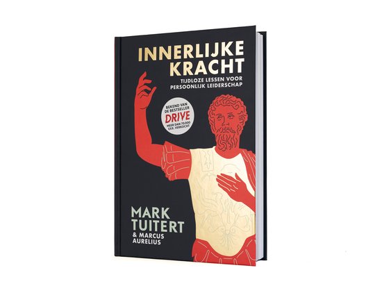 Boek 'Innerlijke Kracht' met op de voorkant een rode gestileerde afbeelding van Marcus Aurelius met gouden pantser.