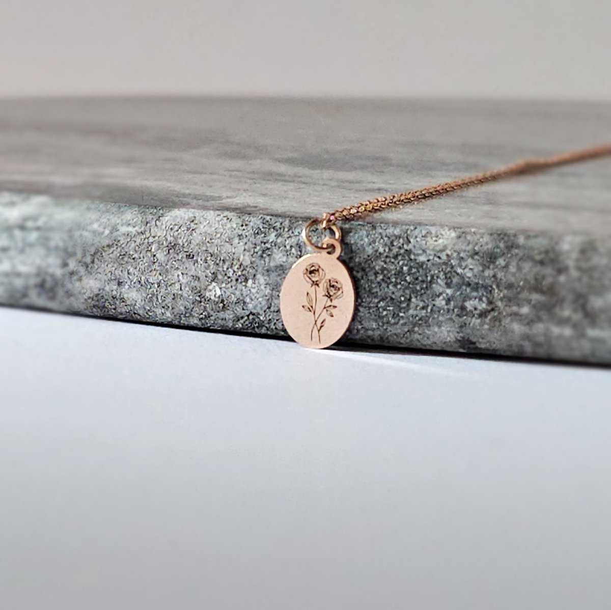 Ellen Life Jewelry | Juni Geboortebloem Kettingen - Rosegoud Gepersonaliseerd Keeting - Verjaardag Cadeau Vriendin & Vrouw - Geboortemaand Ketting met Hanger - Handgemaakte Sieraden