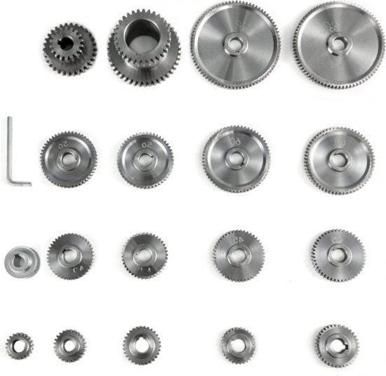 Overzicht van een set metalen tandwielen van diverse afmetingen en een inbussleutel.