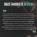 Vrouw lacht met een quote over de Activora EMS trainer, zonder gelpads.