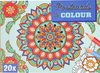Boek met 'Postcards to COLOUR' in glanzende letters. Een grote mandala met veel kleuren, omringd door bloemen en bladeren. 20x.