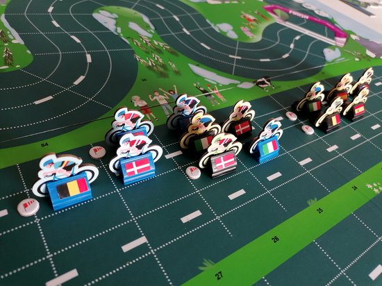 Asmodee bordspel Mind Cycling - strategie en wielrennen voor 2-6 spelers.