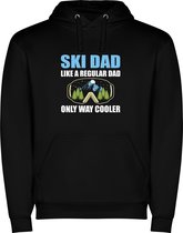 Zwarte unisex hoodie met “ Kleurrijke Ski Dad Coolest – Sneeuw- Wintersport – Bergen “ Print Full Color Color merk Roly maat S