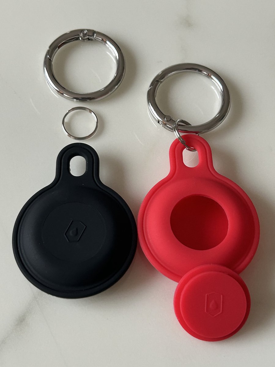 2 Stuks Tracker Spatwaterdichte TPU/Siliconen sleutelhangers beschermhoesjes - Hoesje Geschikt voor Apple AirTag - 2 stuks - Zwart/Rood