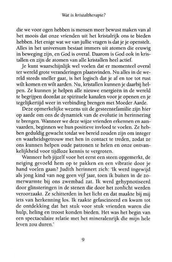 Tekstpagina met titel 'Wat is kristaltherapie?' en paragrafen over de energie van kristallen en hun helende eigenschappen.