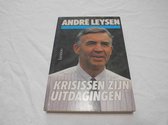 Boek 'Krisissen zijn uitdagingen' met een portret van André Leysen
