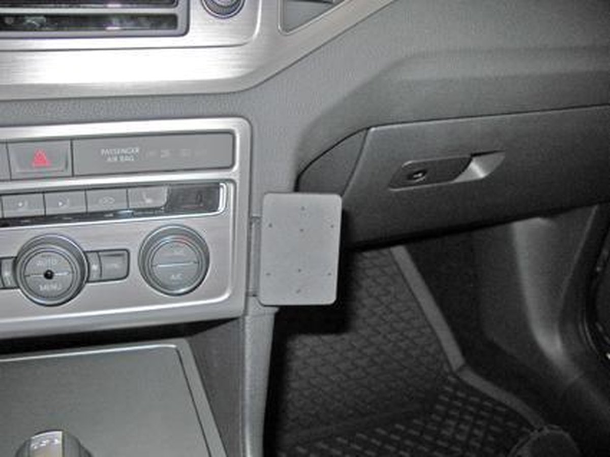 Brodit ProClip houder geschikt voor Volkswagen Golf Sportsvan 2015 - Angled mount
