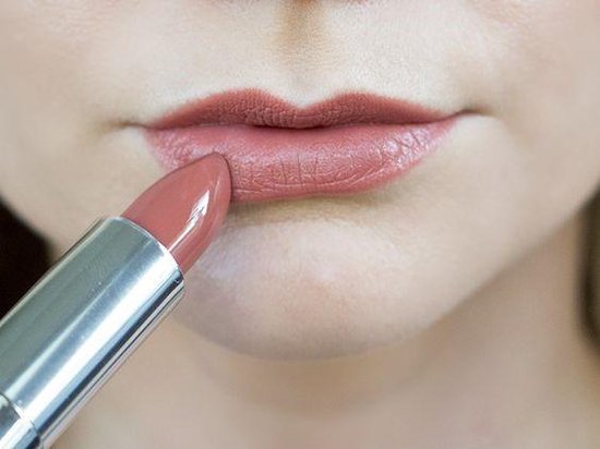 Maybelline Color Sensational Lipstick - 630 Velvet Beige | bol.com