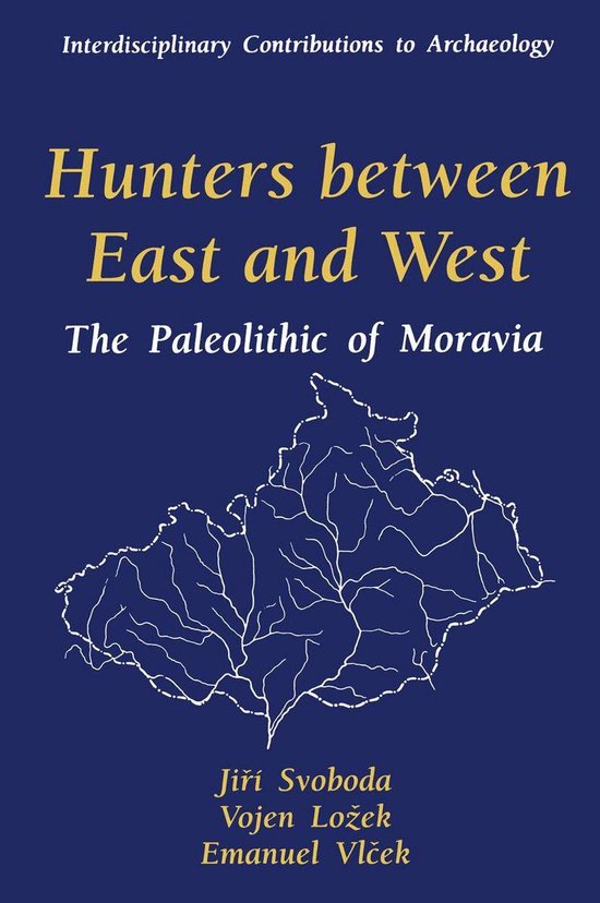 Social Sciences (R0) - Hunters between East and West - cover