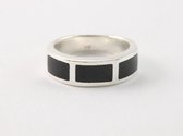 Zilveren ring met onyx - maat 18.5