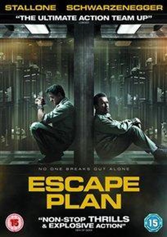 Voorkant van de "Escape Plan" DVD. Sylvester Stallone en Arnold Schwarzenegger zitten tegenover elkaar. Tekst in het Engels.