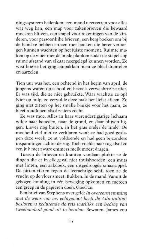 Pagina met tekst over een man, een kaart en een schetsboek.