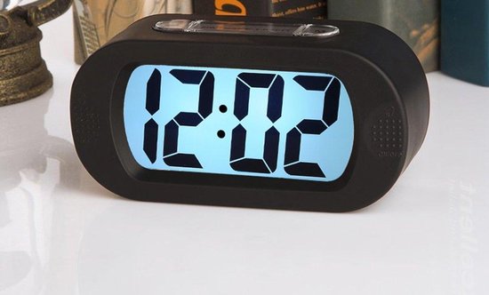 JAP AP17 digitale wekker - Stevige alarmklok - Met snooze en verlichtingsfunctie - Beschermhoes van rubber - Zwart