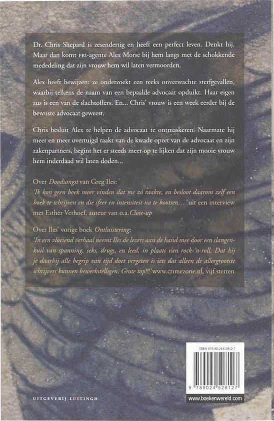 Achterkant van het boek 'Kwade opzet' met een samenvatting en recensies.