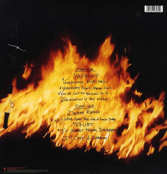 Achterkant van een albumcover met vlammen en songtitels: 'SIDE ONE' en 'SIDE TWO'.