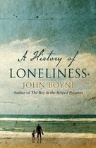 Boekcover 'A History of Loneliness' van John Boyne. Een vader en zoon staan op het strand.