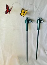 Vlinders die vliegen op solar zonne energie (werkt ook met batterij als er geen zon is). levensechte decoratieve fladderende vlinder op solar voor u thuis of in de tuin.prijs is  per 2 sets (een 5#rode & een 2#gele vlinders)