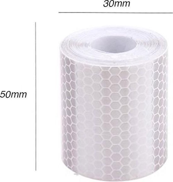 Rol reflecterende tape, afmetingen 50mm hoog en 30mm breed.