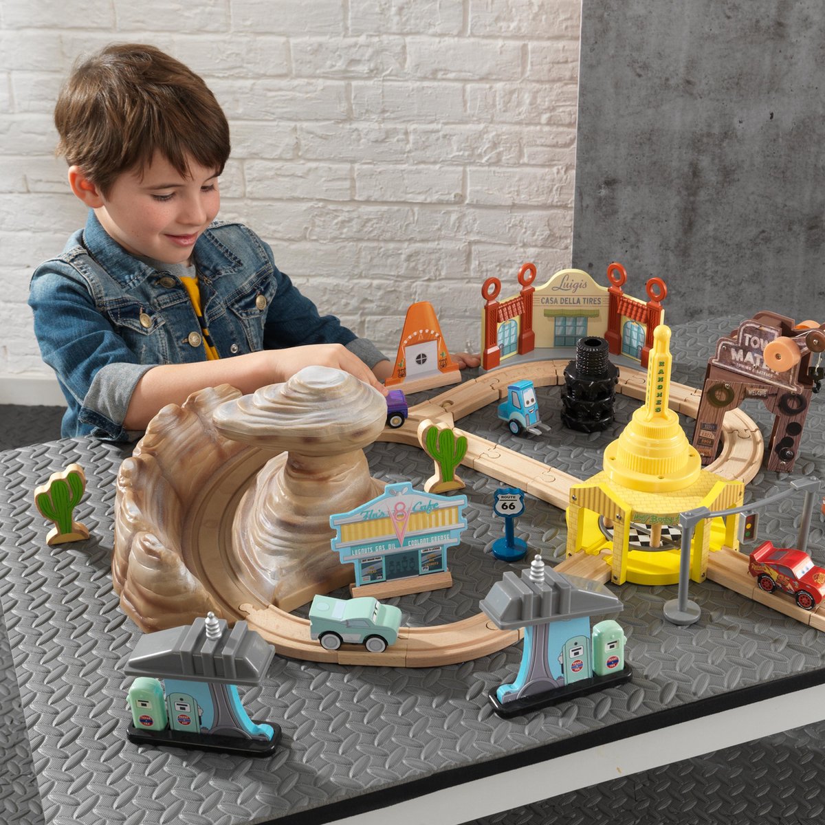 KidKraft Disney® Pixar Cars 3 50delige Radiator Springs racebaanset