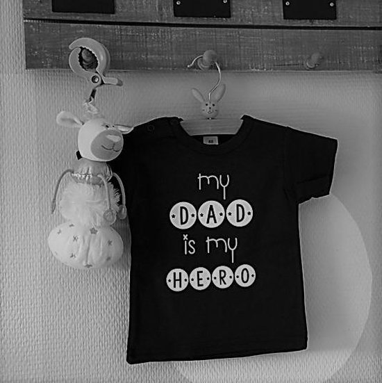Shirtje baby tekst eerste vaderdag cadeau |  my dad is my hero  | Lange of korte mouw | zwart met wit| maat 56-110