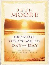 Praying Gods Word Day by Day P