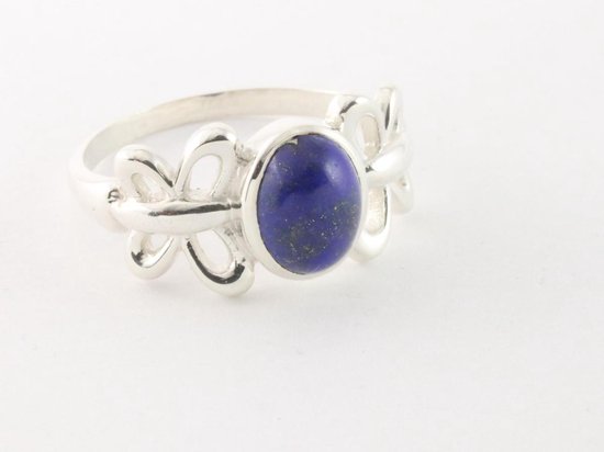 Opengewerkte zilveren ring met lapis lazuli