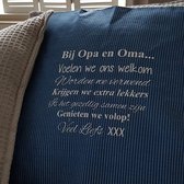 Kussen Kussenhoes tekst cadeau Regels voor Bij Opa en Oma Thuis | streepjes hoes donkerblauw opdruk wit maat 50x50 cm