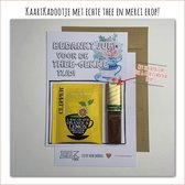 Kaartkadootje -> Thee & Merci – No:04 (Thee gekke tijd JUF-Clipper Geel-Kopjes blauw met bloemen) - LeuksteKaartjes.nl by xMar