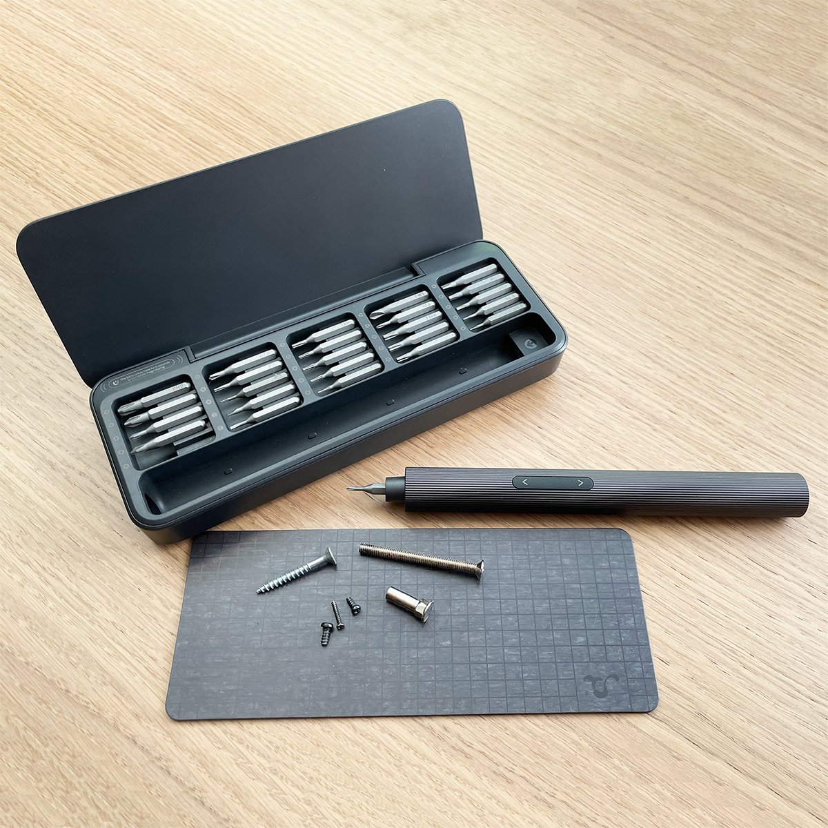 Hoto - Precisie Elektrische Schroevendraaier set + Magnetische Mat - Cadeau – 25 bits hoge kwaliteit - USB-C oplaadbaar – voor professioneel reparatie - zwart thumbnail 8