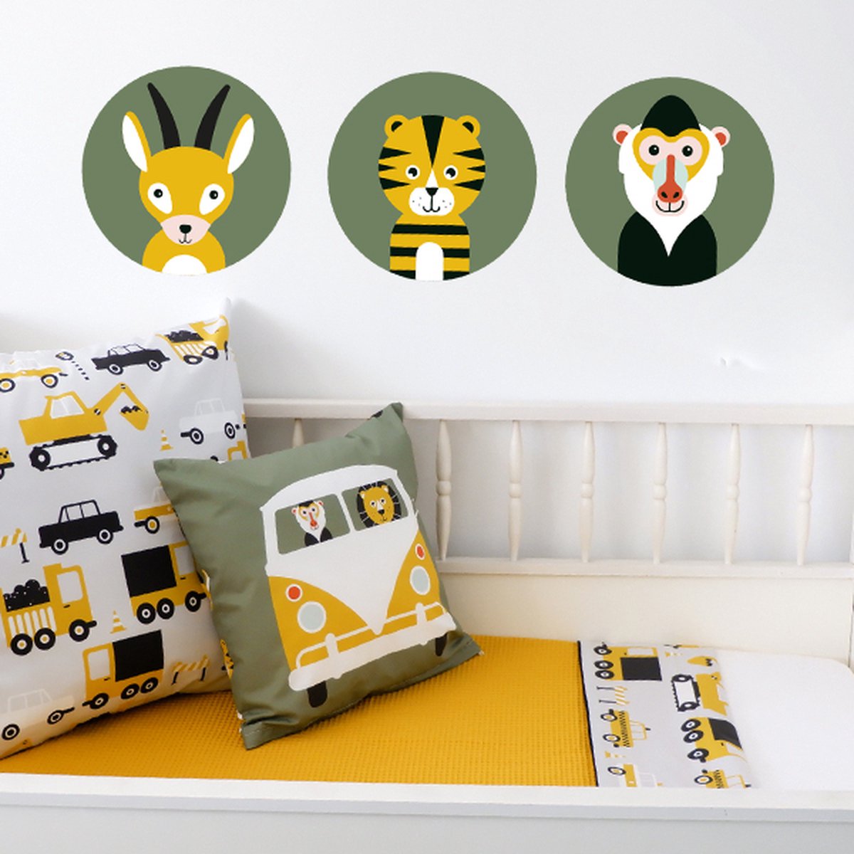 Muurcirkel set Safari olijf groen 3x 30cm - muursticker - safari - dieren - safarikamer - tijger - baviaan - aap - gazelle - safarikinderkamer - jongenskamer - muurdecoratie - kinderkamerstyling – kinderkameraccessoire