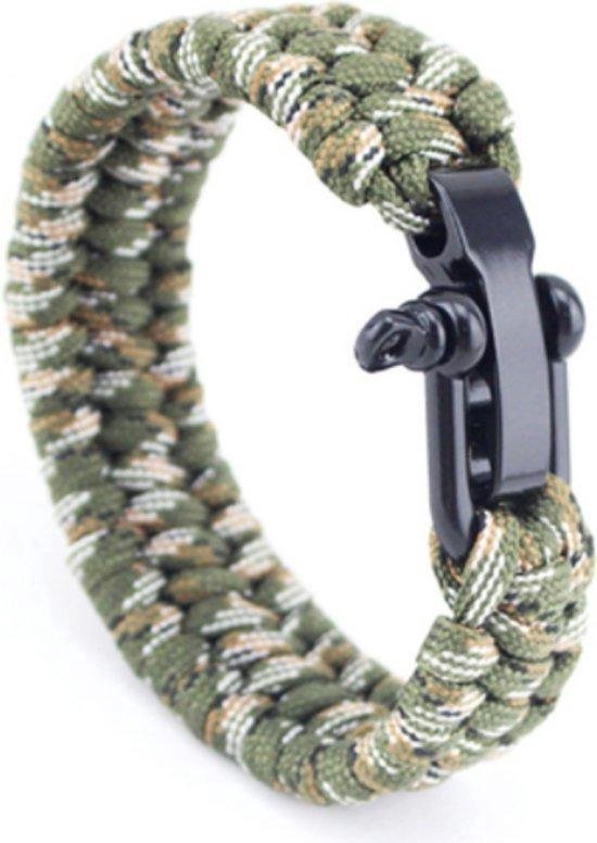 Paracord armband in camouflageprint met zwarte sluiting.