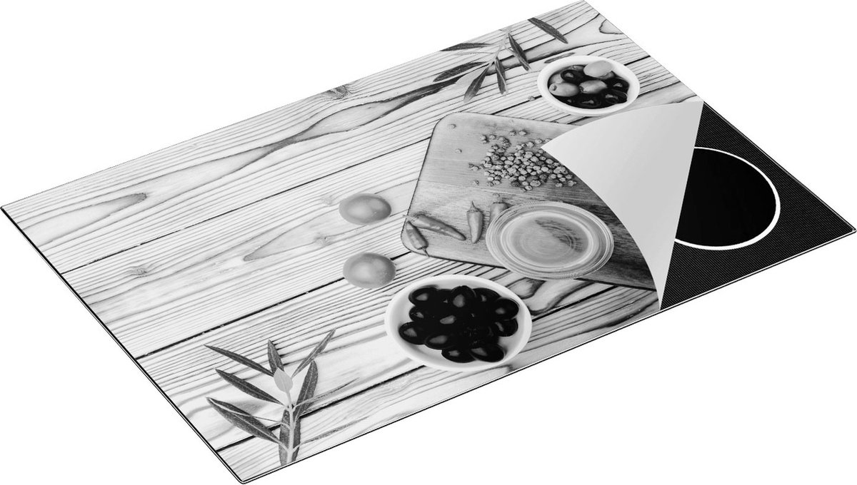 Chefcare Inductie Beschermer Olijven met Kruiden op een Houten Tafel - Zwart Wit - 83x51,5 cm - Afdekplaat Inductie - Kookplaat Beschermer - Inductie Mat