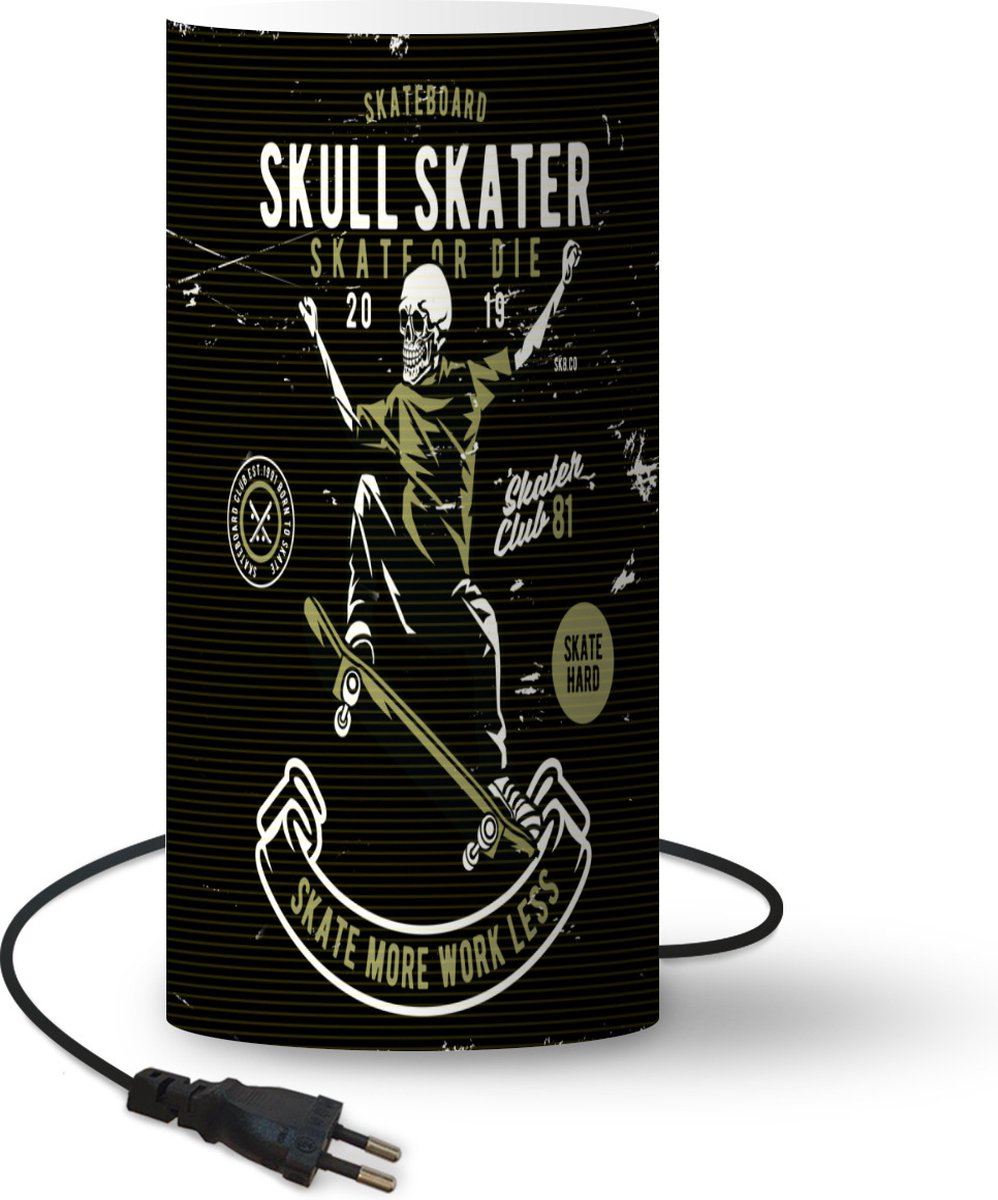 Lamp - Nachtlampje - Tafellamp slaapkamer - Skelet - Skateboard - Retro - 54 cm hoog - Ø24.8 cm - Inclusief LED lamp