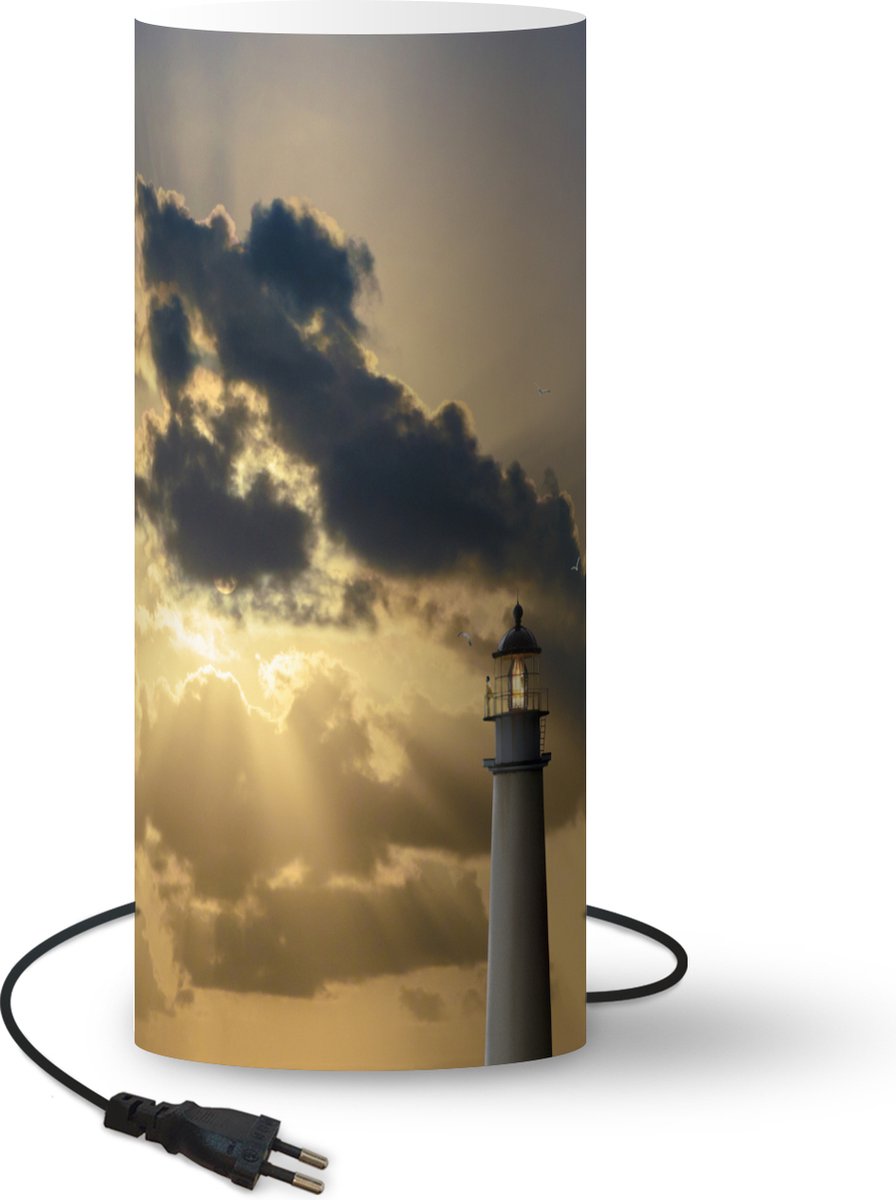 Lamp - Nachtlampje - Tafellamp slaapkamer - Vuurturen met een doorbrekende zon - 33 cm hoog - Ø14.3 cm - Inclusief LED lamp
