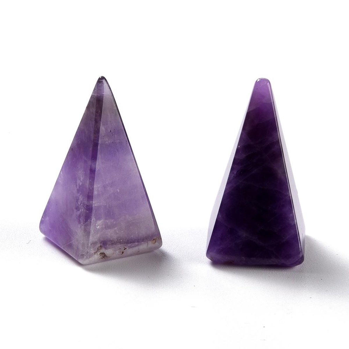Sattva Rocks | Cone punt edelsteen Chevron Amethist ±25x14x14mm in een cadeau zakje