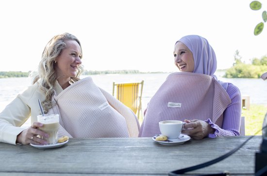 Moments Borstvoedingsdoek premium, Zand,neutraal, hydrofiele doek, OEKO-TEX, ademend, luxe voedingsdoek, borstvoedingsschort, stijlvolle doek, wafel van Moments — afbeelding 3