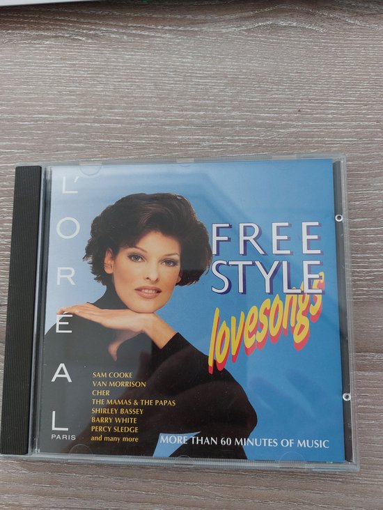 CD hoes met een vrouw en de tekst 'FREE STYLE lovesong's, MORE THAN 60 MINUTES OF MUSIC'.