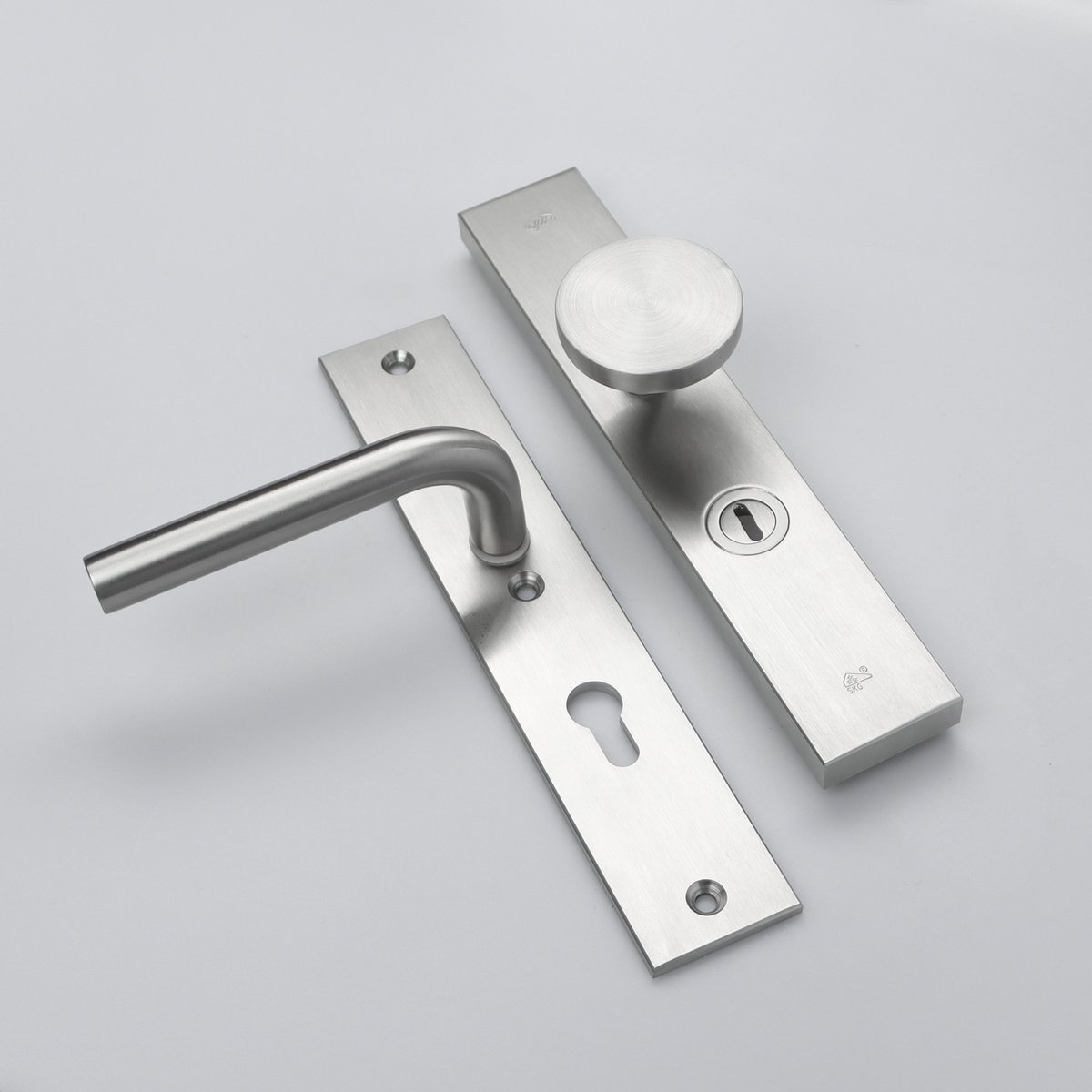 MASSIEF RVS Tzunali Deurbeslag. Model TAMEGA SKG*** BREED T=15/5 VKTB (kerntrek) PC72 BUITEN KNOP TORRES VK; BINNEN KRUK PORTO