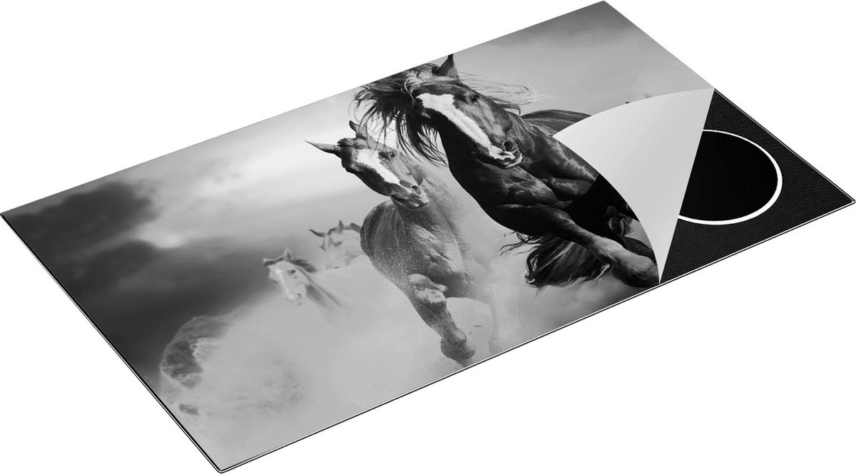 Chefcare Inductie Beschermer Wilde Paarden in het Zand - Zwart Wit - 90x50 cm - Afdekplaat Inductie - Kookplaat Beschermer - Inductie Mat