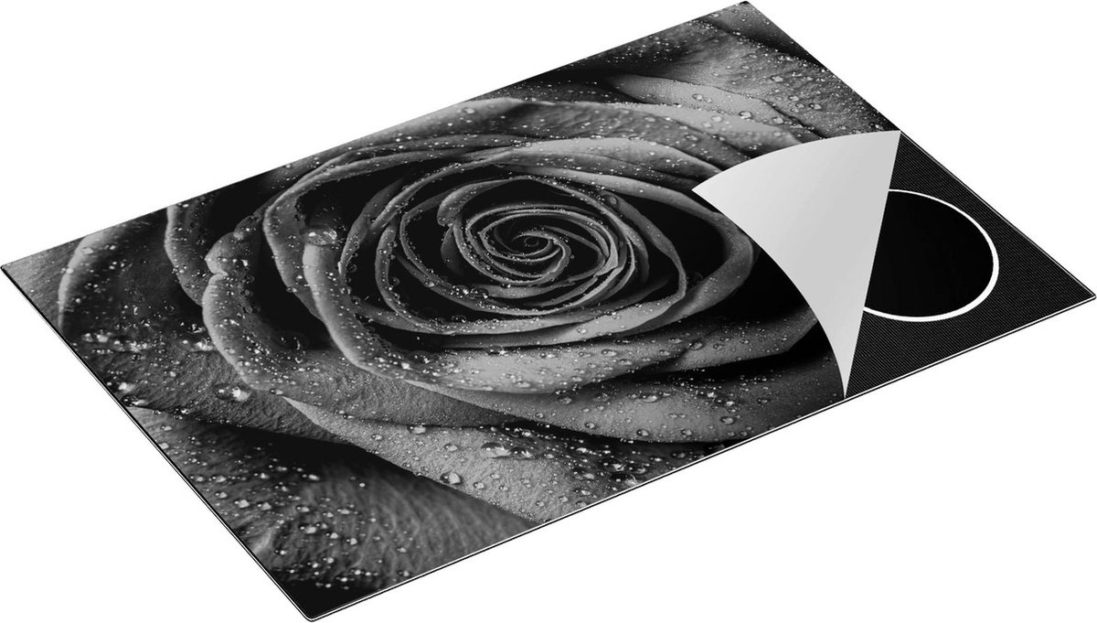 Chefcare Inductie Beschermer Rode Roos met Waterdruppels - Bloem - Zwart Wit - 80x52 cm - Afdekplaat Inductie - Kookplaat Beschermer - Inductie Mat