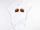 Lykke Halloween T-shirt | Pompoen Boobies T-shirt| Skelet handen | Wit | Maat  M