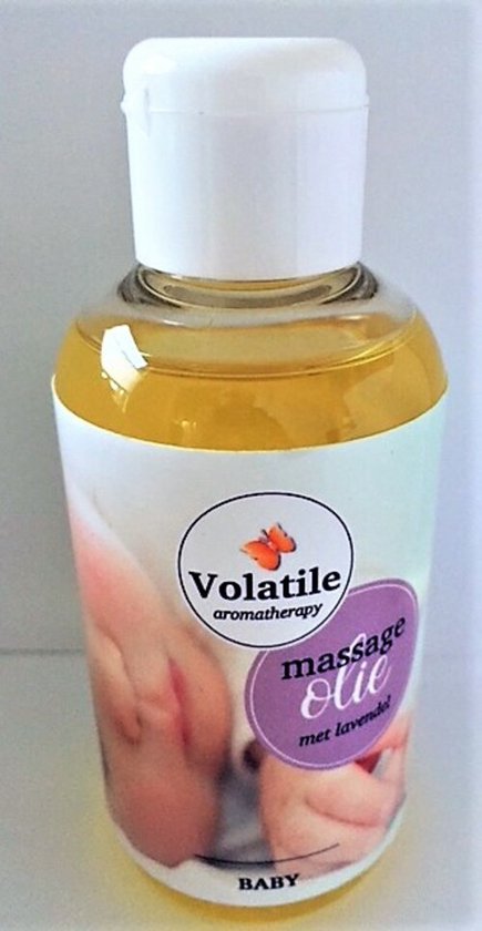 Fles met gele massageolie, label met close-up van babyhandjes en tekst 'massage olie baby'.