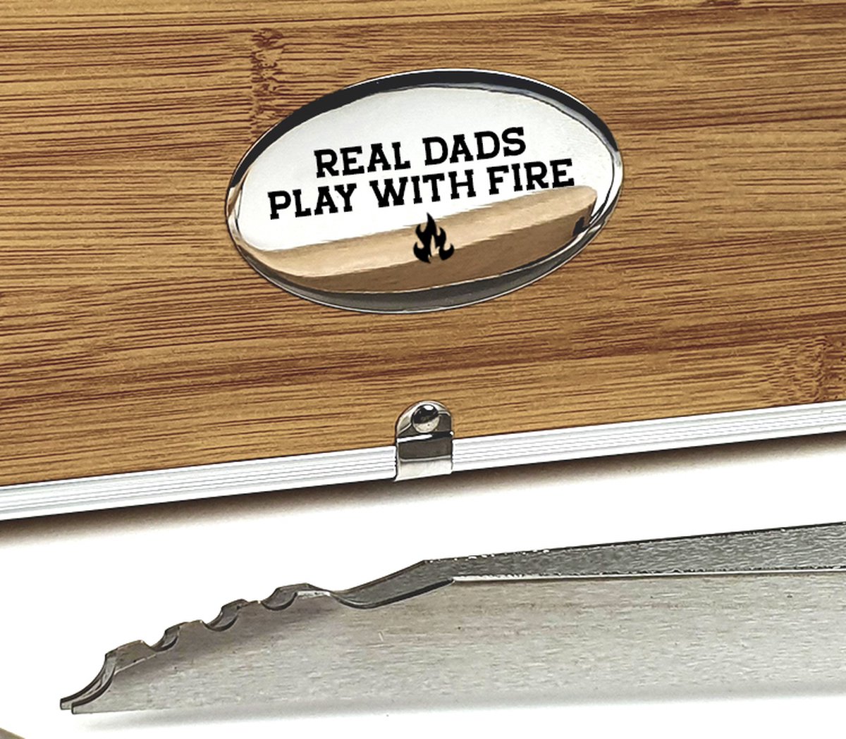 BBQ set - Cadeau papa - Vaderdag cadeau - real dads play with fire