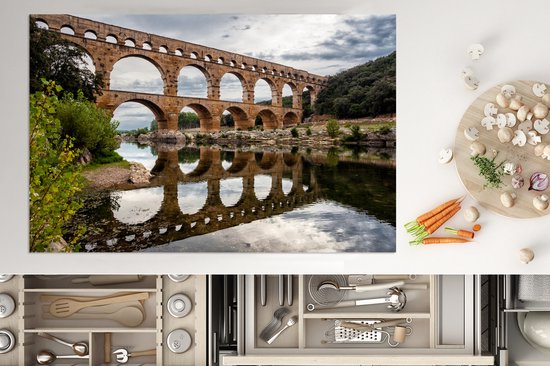 KitchenYeah® Inductie beschermer 81.6x52.7 cm - Weerspiegeling in het heldere water van de Pont du Gard in Zuid-Frankrijk - Kookplaataccessoires - Afdekplaat voor kookplaat - Inductiebeschermer - Inductiemat - Inductieplaat mat