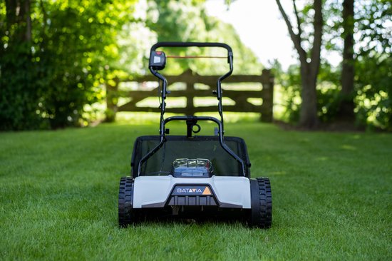 Batavia Accu 18V Brushless kooimesmaaier - Excl. Accu en Oplader - Snijhoogte verstelbaar tussen 13 en 18mm - Compact op te bergen - Ø38 cm snij-/zaagwiel - Maxxpack